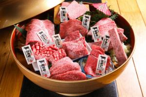 KOBE　BEEF金色の究極盛り Lサイズ