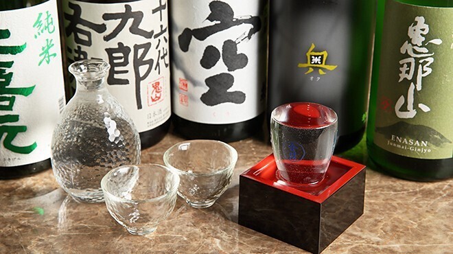 Miyabi 是一家隱蔽的私人私人酒吧，距離金山站步行僅 5 分鐘。