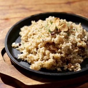 와규 지방의 철판 마늘 쌀