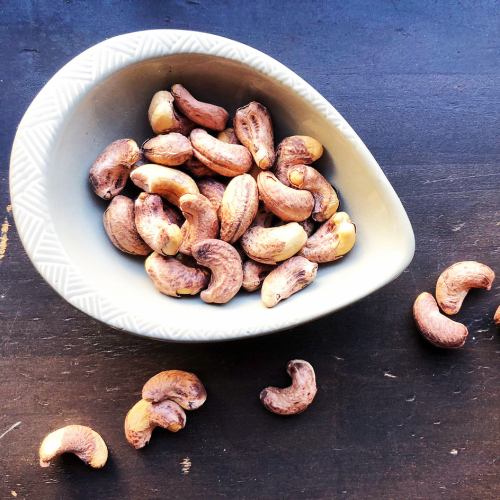 Wood Fire Roasted Cashew Nuts in Skin