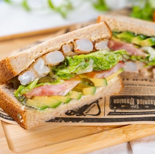 ALOHA！ハワイアン海老アボカドサンド