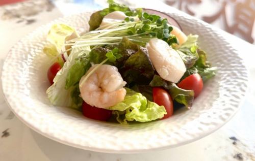 Seafood and vegetable salad