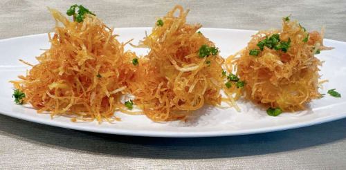 Crunchy potatoes and shrimp