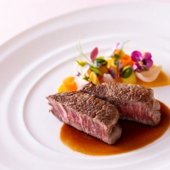 Lunch: A little luxurious French meat course at La V