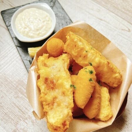 フィッシュ(カレイ）＆チップス　タルタルソースを添えて