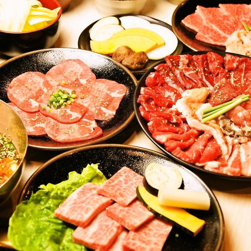 焼肉食べ放題＆飲み放題が4260円～♪