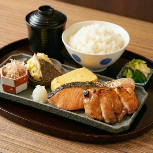 銀鮭と雉焼き定食