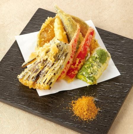 夏野菜の天ぷら　カレー塩添え