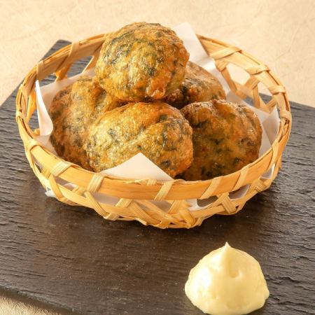 Fluffy and creamy deep-fried yam with seaweed