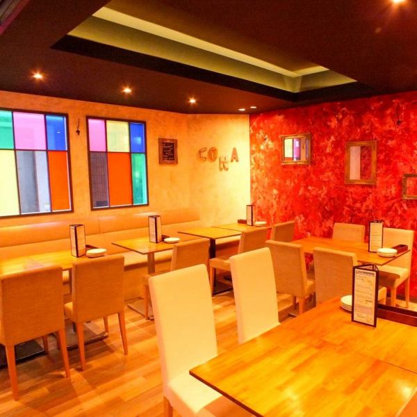 The bright atmosphere of the restaurant is inspired by the Italian bar ♪ Please spend a good time with the stylish interior and fun music ♪ How about a girls-only gathering at CONA? Of course, it is a perfect atmosphere as a cafe for everyday use ♪ ♪