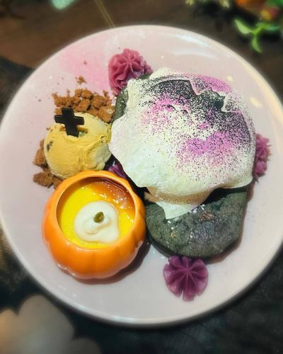 期間限定✨
ハロウィン👻🎃🧟パンケーキ🥞🍴

今年もハロウィンパンケーキの
登場です😆💕

今年は、ちょっとダーク♣️な
雰囲気に…

真っ黒😳な生地に
求肥を乗せて🤭💕

自家製かぼちゃ🎃プリン
紫芋あんクリーム
大人なエスプレッソアイスを
トッピング👻

ハロウィン感満載のパンケーキ☆

数量限定✨
10月いっぱいのご提供です🍂🍁

皆様のご来店
心よりお待ちしております
🙇‍♀️✨

#otocafe 
#オトカフェ 
#長野市パンケーキ
#パンケーキ
#ハロウィンパンケーキ
#長野市カフェ
#長野市カフェ巡り 
#長野市ランチ 
#長野市子連れランチ
#長野市キッズスペース
#鉄板焼ランチ
#長野市眺望