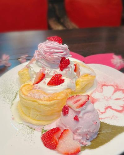 本日も沢山のお客様に
ご来店頂きまして
誠にありがとうございました🙇‍♀️

期間限定✨
春色パンケーキ🥞🌸の
ご紹介です😊

当店自慢のふわふわパンケーキ🥞に
フレッシュクリーム🤍&
イチゴモンブランクリーム🍓

トッピングには桜🌸とベリー
&タルトのジェラート🍨

抹茶ソースをお好みで😋
春らしいパンケーキ🥞に
仕上げました✨

数量限定
なくなり次第終了です🙇‍♀️

是非ご賞味下さい♡

#otocafe 
#オトカフェ 
#パンケーキ
#長野市パンケーキ
#長野市カフェ
#長野市カフェ巡り 
#長野市グルメ
#長野市子連れランチ 
#長野市キッズスペース
#長野市鉄板焼ランチ 
#鉄板焼dining旬響 
#長野市眺望