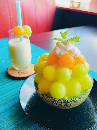 こんにちは🌈✨
OTO Cafe🥞🍴です😊

OTO Cafeといえば、パンケーキ🥞
って思われてる方が多いと思いますが…

夏はかき氷🍧も大人気なんです♡

OTO Cafe特製ゆき氷✨

🍧メロン🍈
🍧イチゴ🍓
🍧マンゴー🥭
🍧パイナップル🍍
🍧きな粉とタピオカ🧋

暑い日にはピッタリ♡
ぜひご賞味下さい😊

季節限定パンケーキ
今季は、メロン🍈🍈🍈
ご一緒にメロンのスムージーも
オススメです♪

皆様のご来店
心よりお待ちしております🙇‍♀️✨

#otocafe 
#オトカフェ 
#長野市パンケーキ 
#長野市カフェ
#長野市カフェ巡り 
#長野市グルメ
#長野市かき氷 
#長野市子連れランチ 
#長野市キッズスペース
#長野市鉄板焼ランチ
#長野市眺望