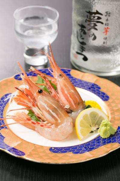[Botan虾生鱼片]预先准备好的Botan虾很美味，Botan虾握寿司也很受欢迎。