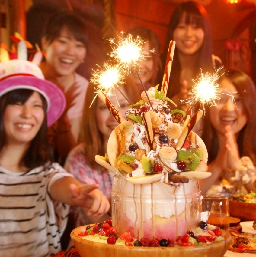 1度見たら忘れられない…高さ40cmのモーモーパフェ☆