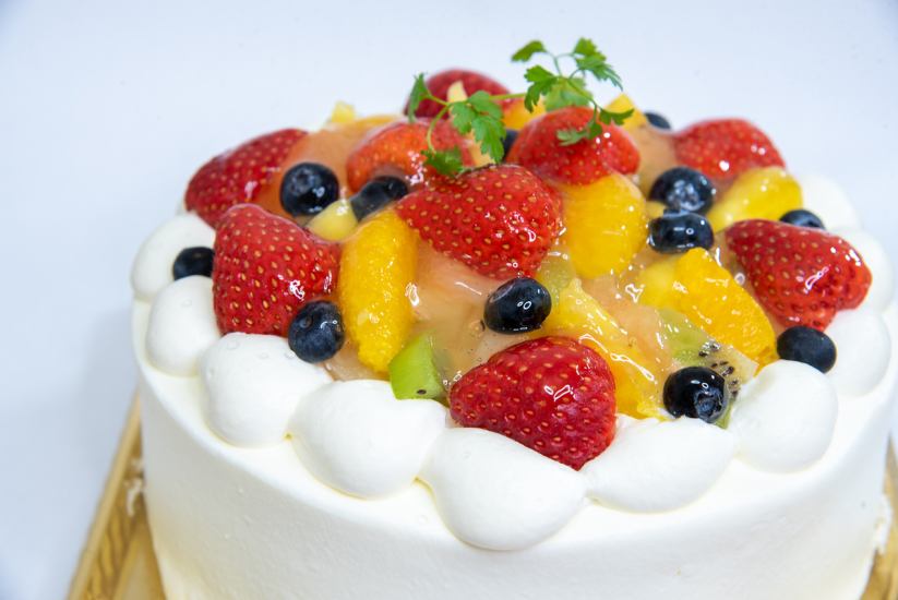 Colorful cakes and Mont Blanc ♪ Cake shop that is pleased with gifts ♪