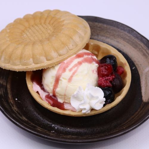 Daifuku Ice Cream/Belgian Waffle with Chocolate Sauce