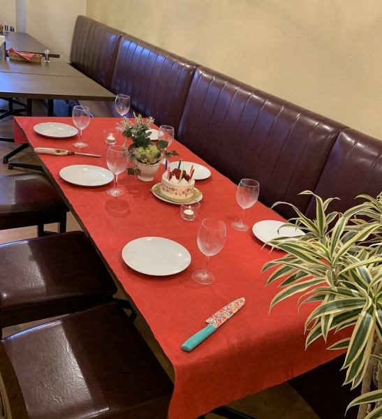 You can freely set up the tables and chairs in the spacious store! You can change the layout of the store to suit your needs.We will propose a style according to various scenes, such as company welcome and farewell parties and social gatherings, the number of people and the content of the party.