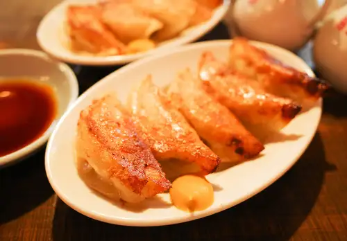 【当店自慢!】カリッと焼きあげた自信のぎょうざ!