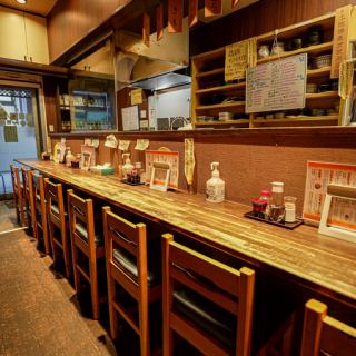 《お1人様でも気兼ねなくご利用いただけるカウンター席です◎》