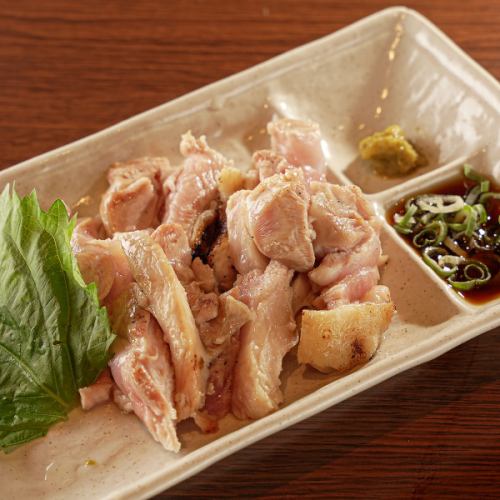 鮮度抜群！朝引きの淡路鶏を使用しています。