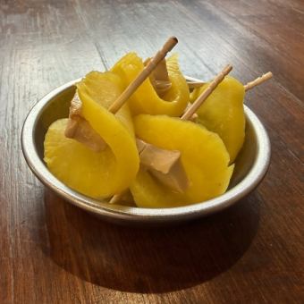 たくあんと酒粕クリームチーズ