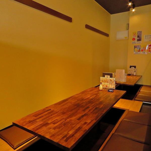 The horigotatsu has two tables for 8 people with a partition in the middle, making it possible to hold a banquet for up to 16 people.On weekdays and weekends, you can meet friends and colleagues.Enjoy a relaxing meal with your family on your holidays!