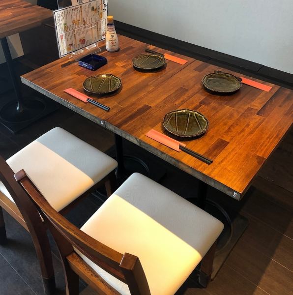 Even at the table seat, we accept drinking party for 4 to 10 people depending on layout change.Please enjoy our time with a fun, friendly atmosphere at our fashionable and relaxing atmosphere!