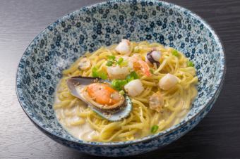 魚介の蟹味噌クリーム胡麻風味で