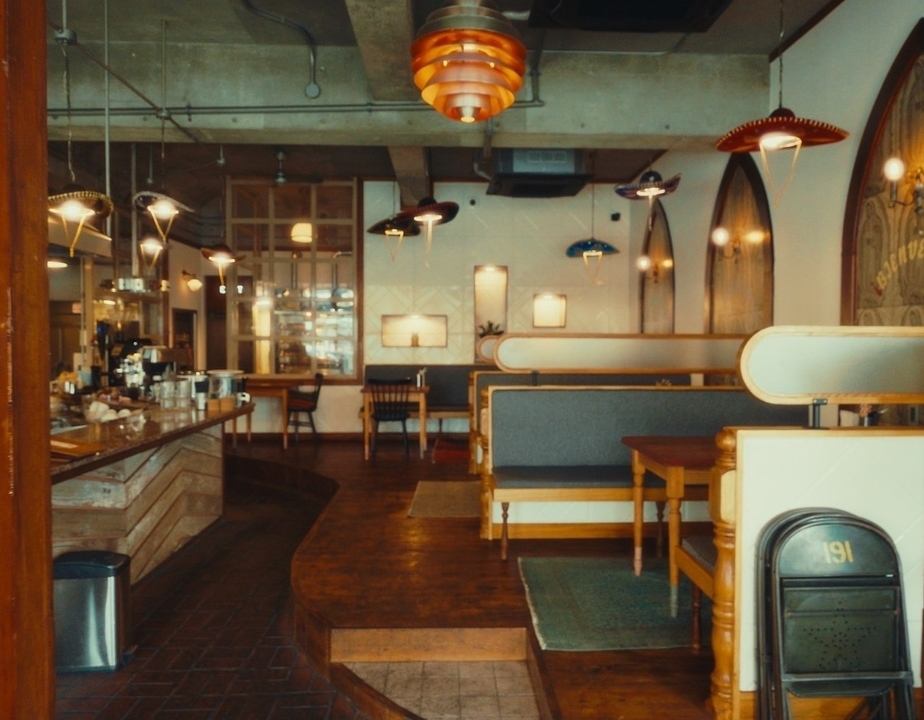 ランチタイムの後もオープンしているので昼飲みにも最適◎