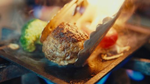 食べ応え抜群のハンバーグ