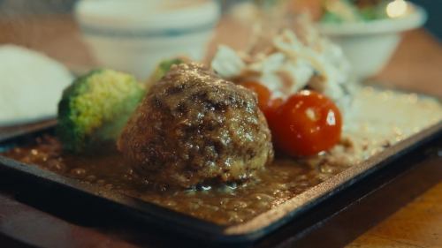すゑひろ亭オリジナル ハンバーグ(シングル) 140g ※全てサラダ・スープ・ライスorパン付き 