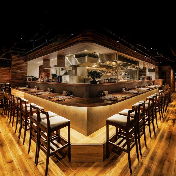 【데이트나 바삭바삭만으로♪】장인의 기술이 보이는 라이브감 가득의 카운터!테이블석 다수♪침착한 공간에서 일품의 닭 요리를 즐겨 주세요.【교토 / 가와라마치 / 교토 가와라마치 / 시조 / 이자카야 / 야키토리 / 이자카야 / 점심 / 무제한 뷔페 / 무제한 뷔페 / 뷔페 / 생일 / 기념일 / 개인 실 / 냄비 / 연말 파티 / 새해 파티 / 연회]