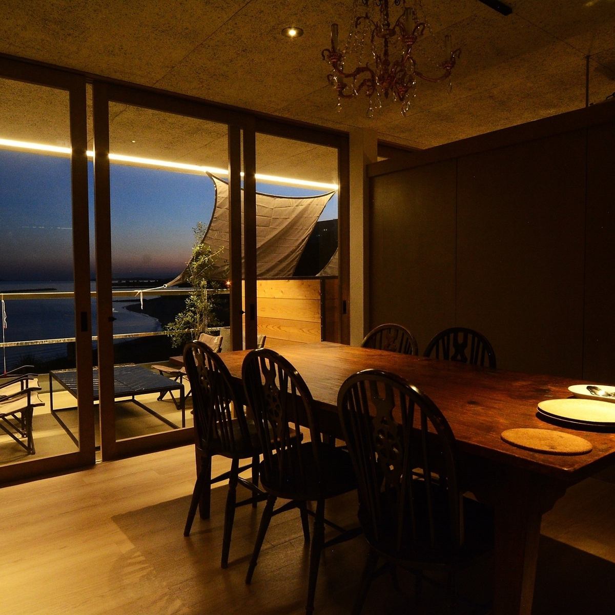2F バルコニー付個室は4部屋ご用意しています！