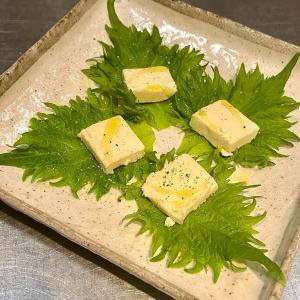 自家製味噌漬チーズの大葉包み