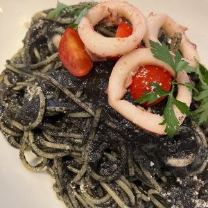 濃厚イカ墨パスタ