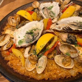魚介の美味しさを詰め込んだ　【パエリアコース】　５０００円＋単品１ドリンクオーダー料金