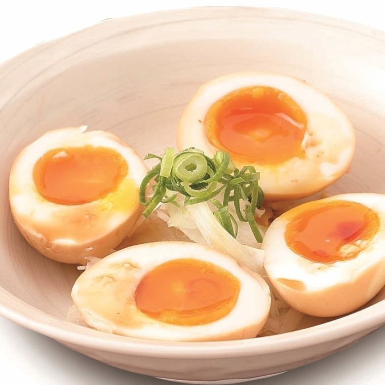 Simmering soft-boiled egg