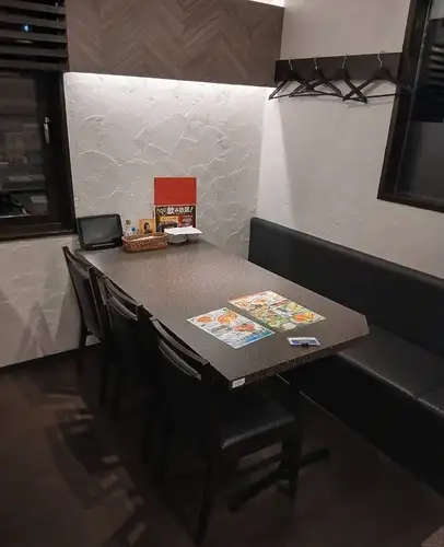 <p>【居酒屋タイプテーブル席×16席】半個室としてもご利用いただけます!最大30名様でのご利用も可能です♪</p>