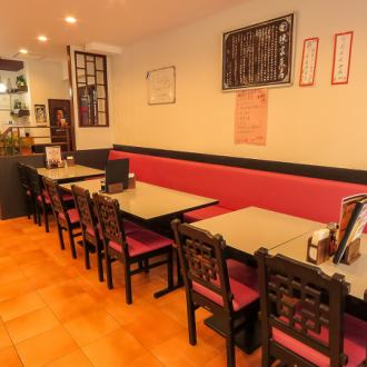 【One side sofa for 2 people table × 3 table】 Chen Hsui is full of kinds of dishes anyway! The price is also very reasonable! Ideal for you to dine calmly! Because the sofa seat, your child is in good mood! In addition to meals, please use it in various scenes such as a small group - year-end party, new year party, welcome party, farewell party, family association etc.