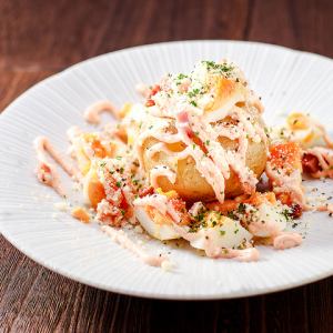 崩して食べるまるごとじゃがいもサラダ