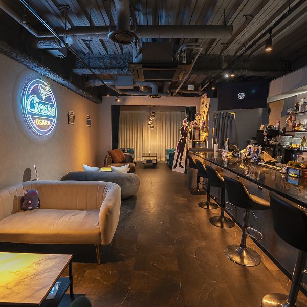 色々な使用用途に対応できる自由度の高い空間が魅力！女子会やオフ会、映画鑑賞やまったり飲みまで、思い思いの楽しみ方ができる居心地の良いお店です♪シーンに合わせて気軽に利用できるので、誰と来ても自由にくつろげる場所として人気！大人数の貸切も可能！ぜひお気軽にお問合せください◎