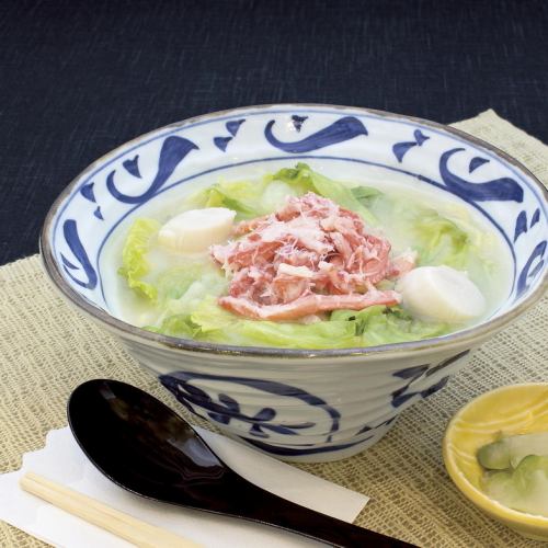 Crab and lettuce ramen