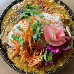 【ご飯】スパイスカレーライス 惣菜たくさんのせ