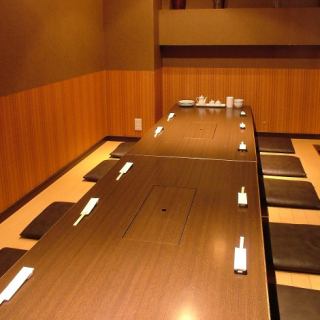 12名様まで収容可能の掘りごたつ座敷は各種宴会にも◎