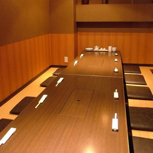 12名様まで収容可能の掘りごたつ座敷は各種宴会にも◎
