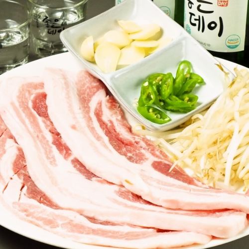Samgyeopsal (2 or more servings) *On the 29th of every month (Meat Day), we offer a portion for 649 yen (tax included) instead of 1,298 yen