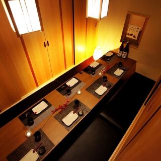 大切なご宴会にもご利用いただける、落ち着いた雰囲気が自慢です。ご希望の人数に合わせて対応いたします!!完全個室なのでゆったり一夜をお愉しみいただけます！お席は2～180名様までご用意させて頂きます。※画像は系列店