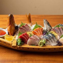 【料理長特選】活魚と刺身の豪華舟盛り