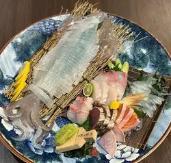 活きイカ(大)とお刺身盛り合わせ